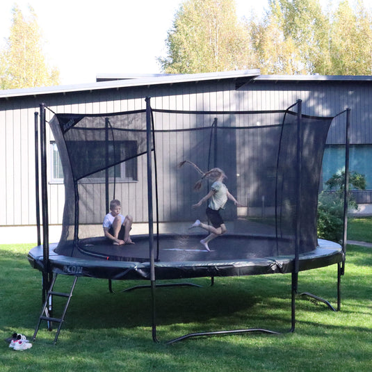 https://cdn.shopify.com/s/files/1/0566/5377/5022/files/air-trampoline-backyard-view.jpg?v=1762687546